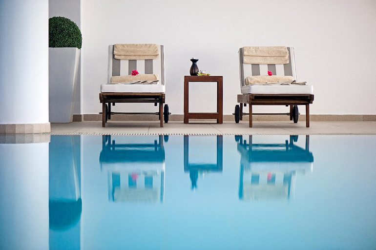 Sport & Beauty 2, Grecian Sands Hotel