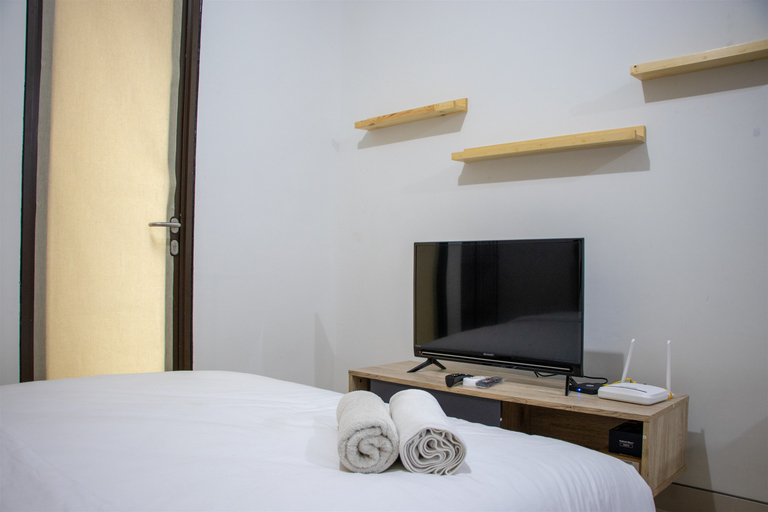 Bedroom 2, Fancy and Nice Studio Room at Transpark Cibubur Apartment By Travelio, Depok