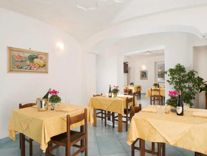 Food & Drinks 5, Hotel & Residence Matarese, Napoli