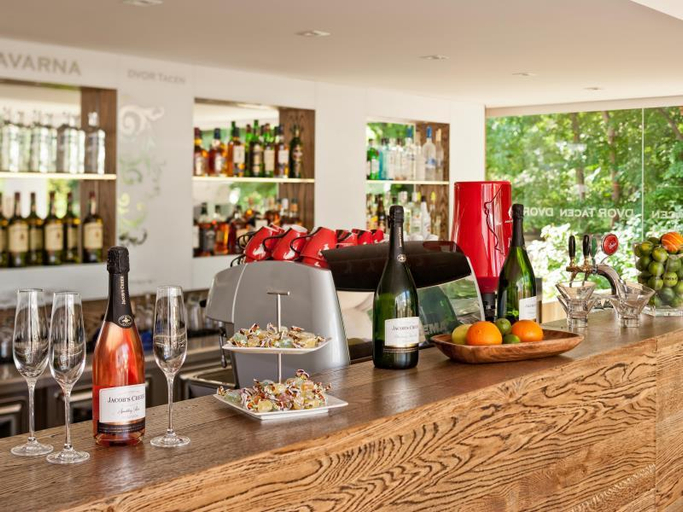 Food & Drinks 5, Dvor Tacen Bed & Breakfast, Ljubljana