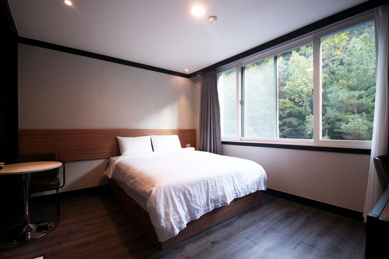 Bedroom, Yangsan Deokgye Seastar, Yangsan