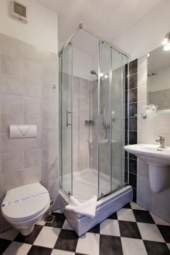 Bathroom 4, Hotel Slavija, Split