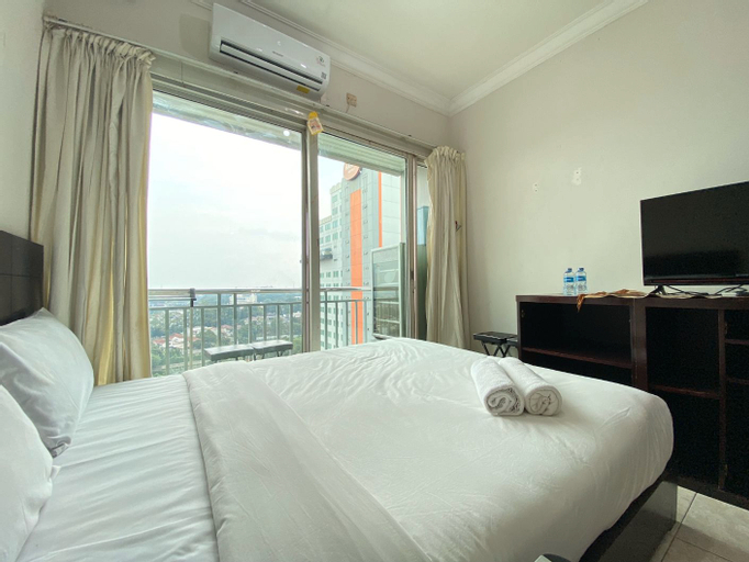 Minimalist Spacious Studio Room at Apartment Galeri Ciumbuleuit 1 By Travelio, Bandung