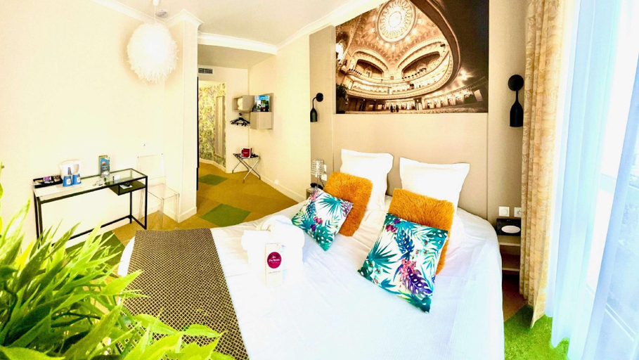 Bedroom 3, Hotel Kyriad Vichy Centre, Allier
