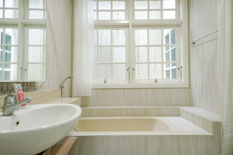 Bedroom 4, RedDoorz Premium near RS Pondok Indah, South Jakarta
