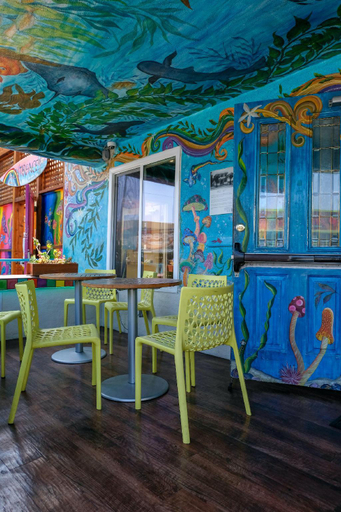 Public Area 2, Samesun Ocean Beach, San Diego