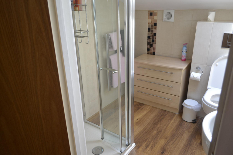Bathroom 3, The Lawns Tea Room and B&B, Somerset