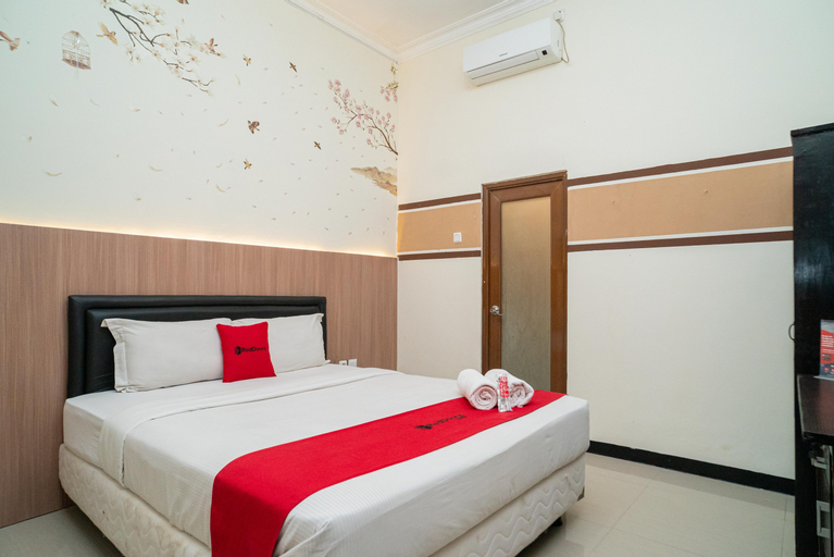 Bedroom 3, RedDoorz Syariah near Marvel City Mall 2, Surabaya