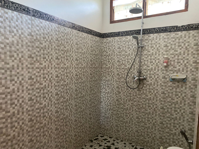 Bathroom 2, Scoobydoo Bungalow, Klungkung