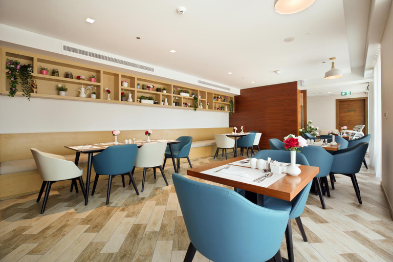 Food & Drinks 5, Millennium Executive Apartments Mont Rose, Dubai