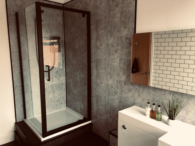 Bathroom 4, The Metropolitan, North Tyneside