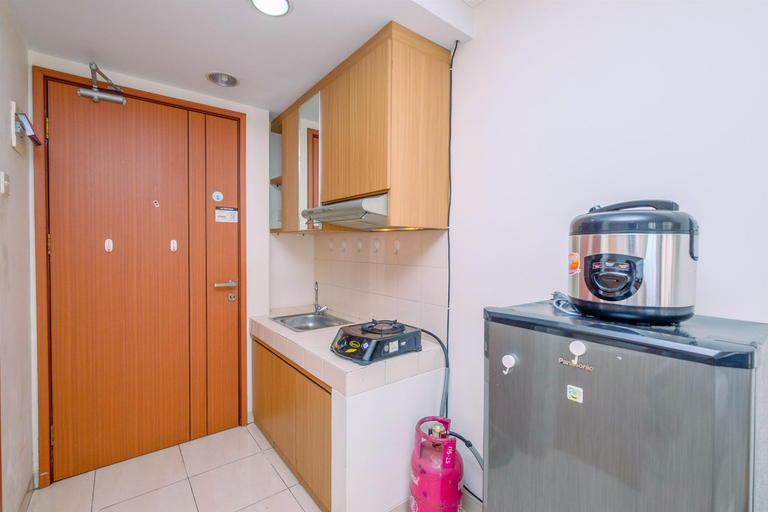 Others 4, Fully Furnished and Comfy Studio Apartment Margonda Residence 3 By Travelio, Depok