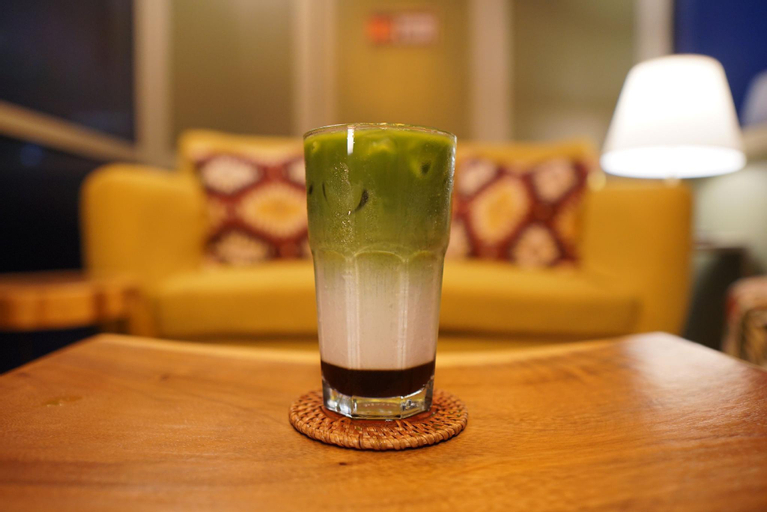 Food & Drinks 3, Tuju Abuserin Syariah, South Jakarta
