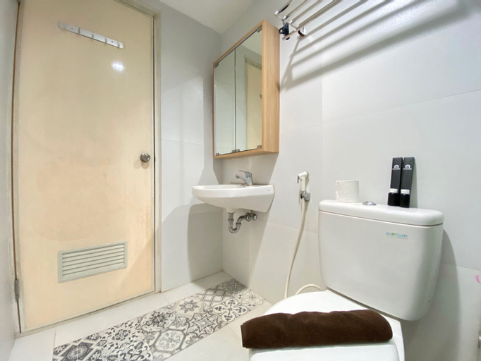 Bedroom 2, Spacious 1BR Apartment with Extra Room at Parahyangan Residence Bandung By Travelio, Bandung