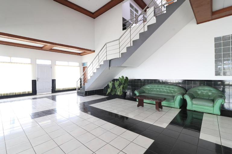 Public Area 21