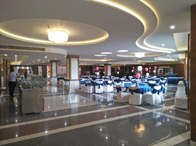 Food & Drinks 4, THE GRAND HOTEL, Shahid Bhagat Singh Nagar
