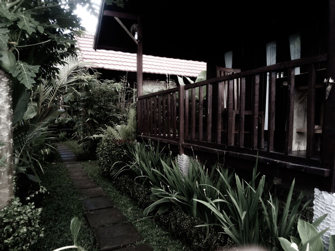 Exterior & Views 2, Da'Kayu Bali Homestay, Buleleng