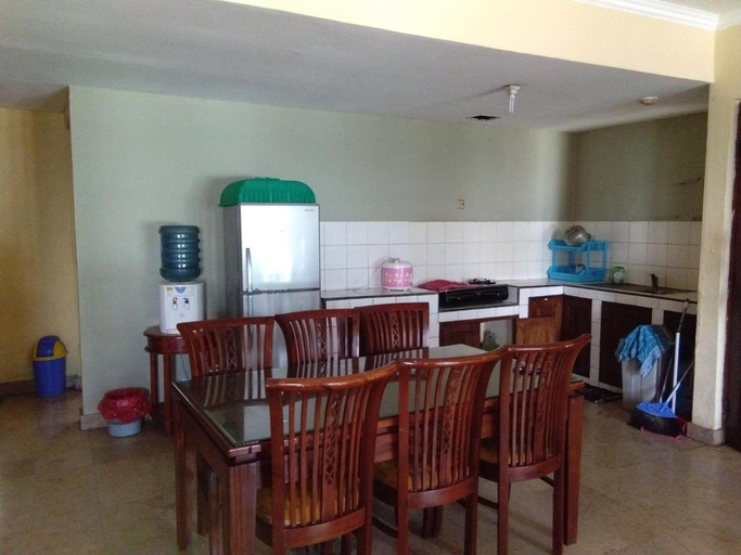 Others 4, Lippo Carita Selatan, Serang