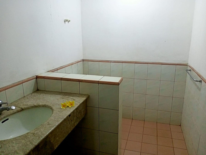 Bathroom 3, Lippo Carita Selatan, Serang