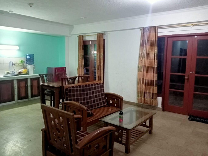 Others 5, Lippo Carita Selatan, Serang