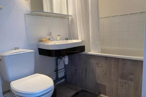 25m with BALCONY ideal for couplenear beach, Calvados