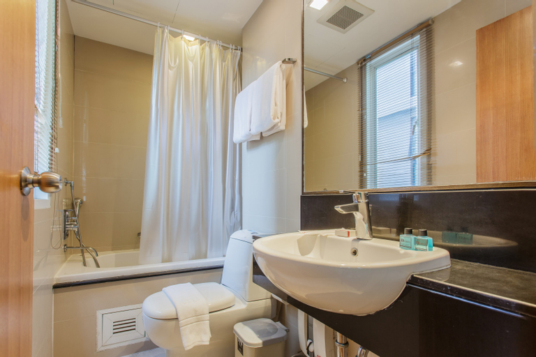 Bathroom 17