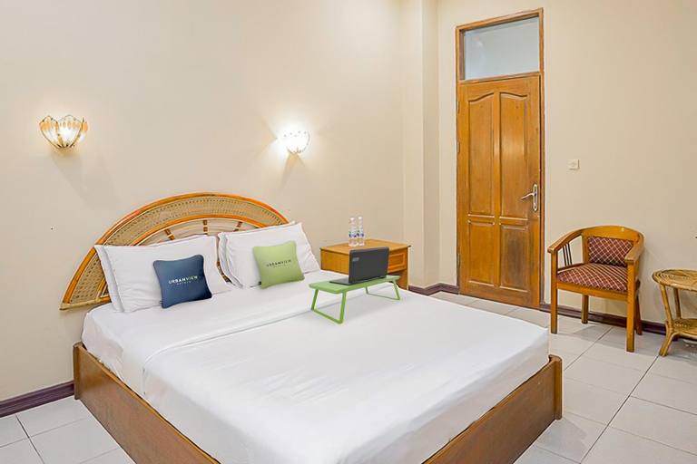 Bedroom, Urbanview Hotel Gading Kencana Samarinda by RedDoorz (permanently closed), Samarinda