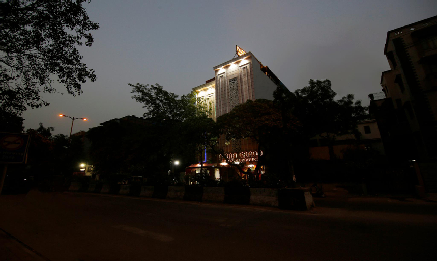 Exterior & Views 1, Treebo Mona Grand, West