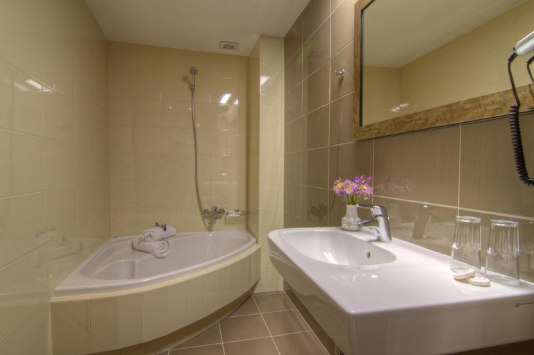 Bathroom 4, Hotel Fortezza, Crete