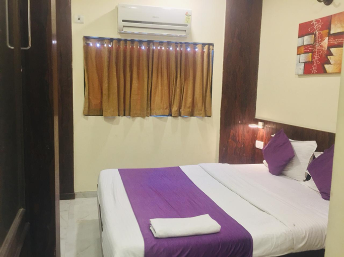 Bedroom 2, Hotel Amber- Near Taj Hotel, Mumbai City