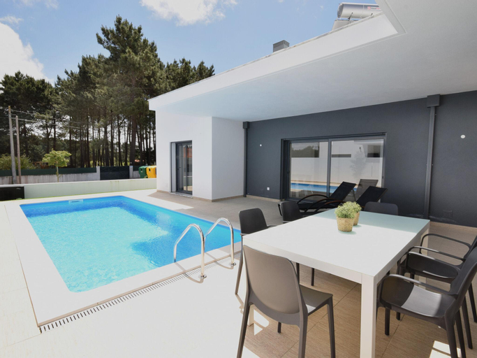 Sport & Beauty 4, Modern villa with private pool, near the beautiful beach of Foz de Arelho, Caldas da Rainha