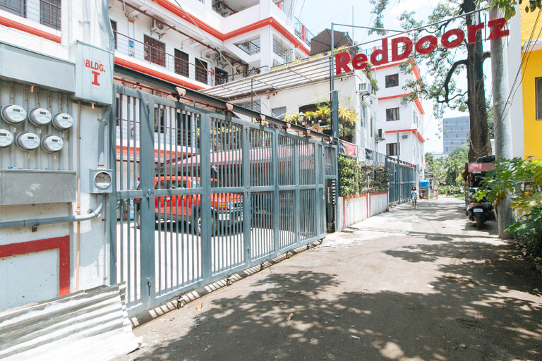 Exterior & Views 1, Reddoorz Plus Near Tambo Paranaque, Parañaque