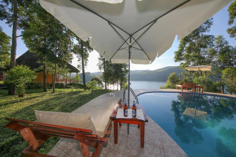 Others 5, Crater Safari Lodge, Kibale