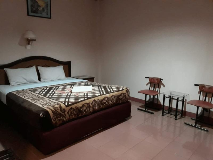Bedroom 2, Hotel Parewisata by ZUZU, Makassar