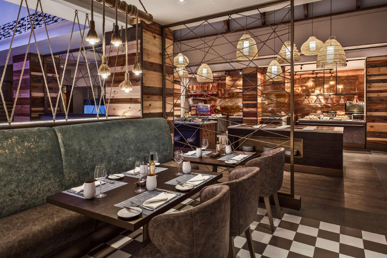 Food & Drinks 5, Le Suffren Hotel & Marina