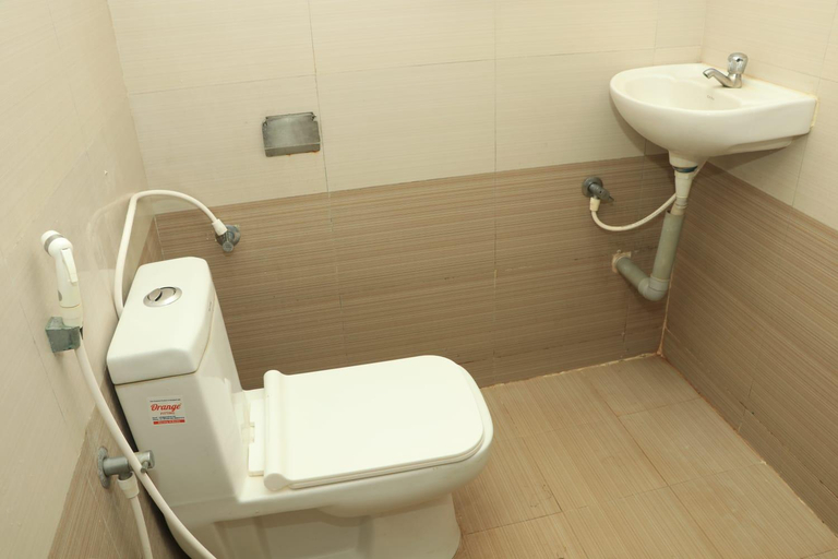 Bathroom 3, Hotel Ramleela, Ramanathapuram