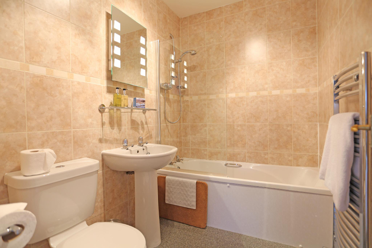 Bathroom 4, Dalegarth House Portinscale, Cumbria
