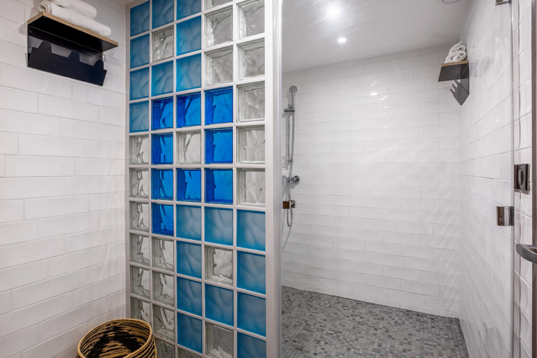 Bathroom 4, Appart'City Confort St Quentin en Yvelines, Yvelines