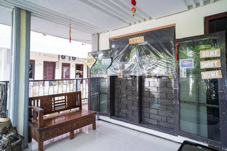 Public Area, RedDoorz near Cyber Mall, Malang