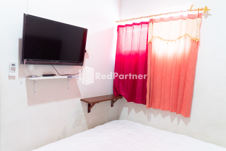 Wisma Narada 2 Lampung Mitra RedDoorz - Tap to explore photos