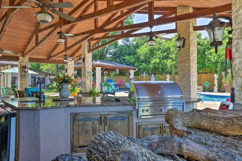 Peaceful Kerrville House with Private Pool and Hot Tub!, Kerr