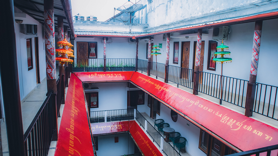 Exterior & Views 18
