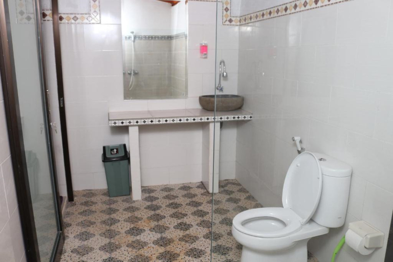 Bathroom 5, Dangin Kubu Bungalow, Klungkung