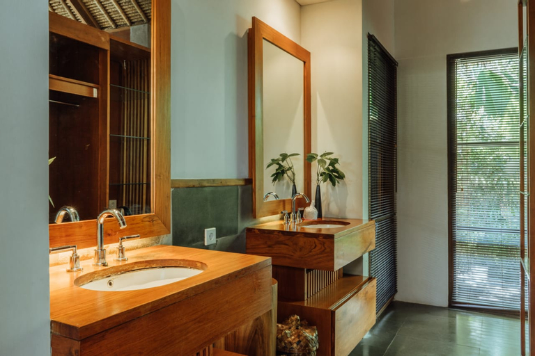 Bathroom 5