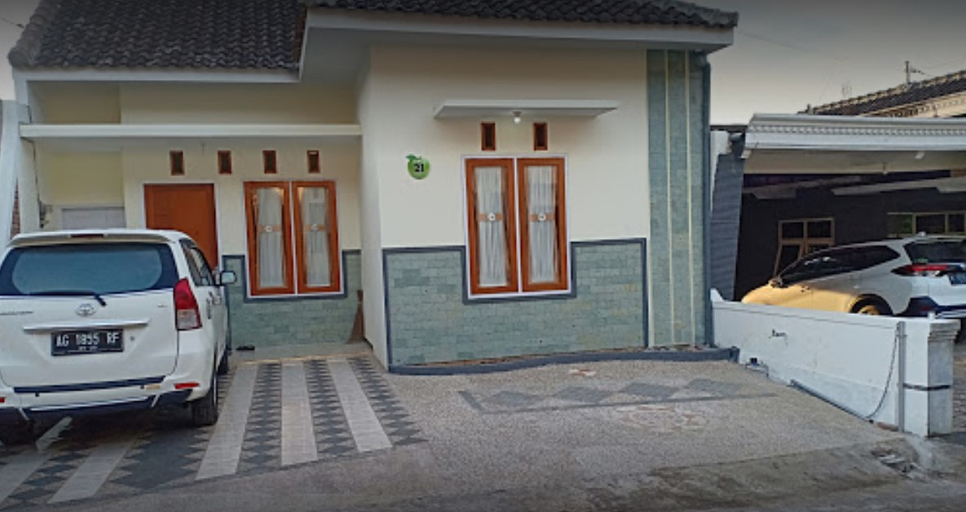 Exterior & Views 2, Shafa Homestay Batu, Malang