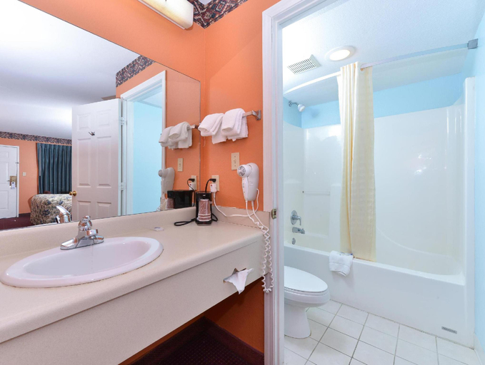 Bathroom 4, Ozark, Franklin