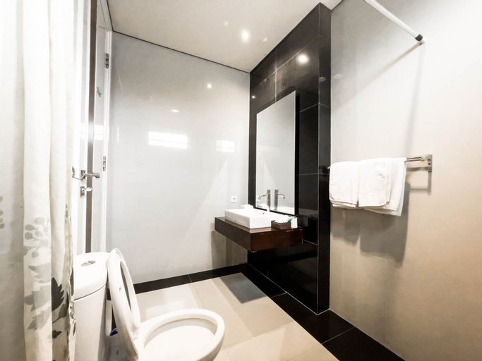 Bathroom 8