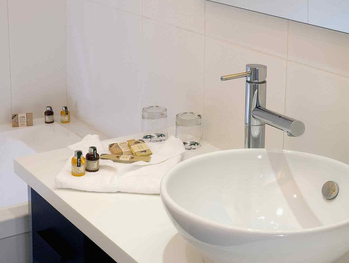 Bathroom 2, Rosalie, Paris