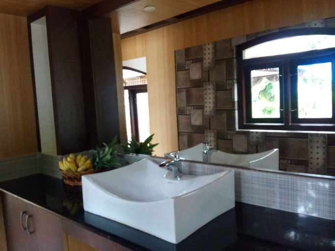 Bathroom 4, Southern Panorama Cruise, Alappuzha