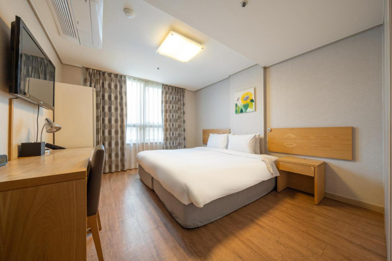 Bedroom 4, Ramada by Wyndham Seoul Dongdaemun, Jung